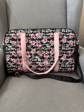 Betsey Johnson Floral Graffiti Travel Bag Weekender Duffel Carry-On Pink Black
